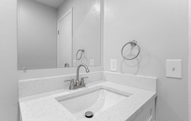 1 bed, 1 bath, 650 sqft, $1,299, Unit 2370-4