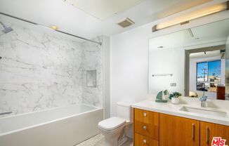 Studio, 1 bath, 933 sqft, $2,713, Unit 130