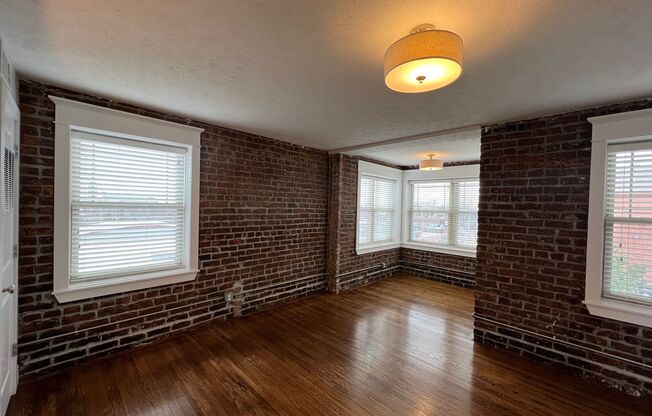 1 bed, 1 bath, 650 sqft, $1,295, Unit Unit 301 A650 Corner Unit w/Nook and Downtown View