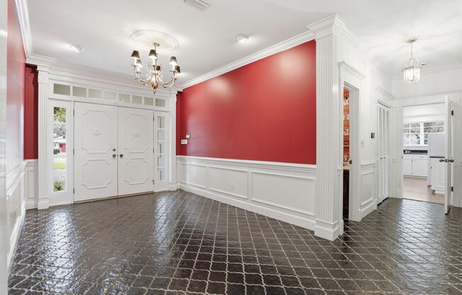 3 Bed 3.5 Bath Gainesville Golf and Country Club Beauty