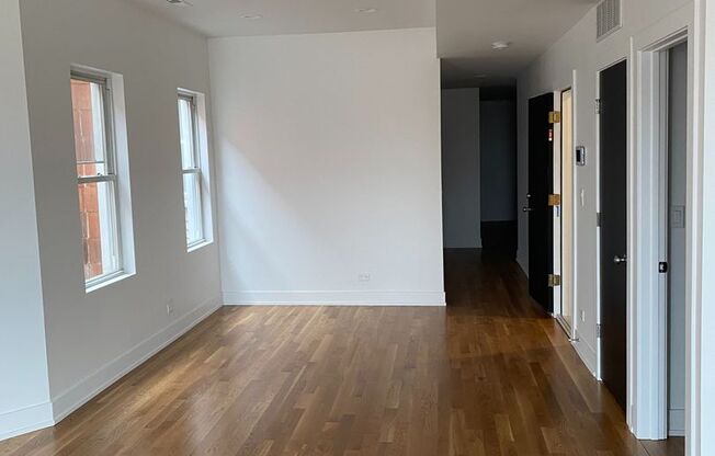 3 beds, 2 baths, 1,500 sqft, $2,800, Unit Unit 4