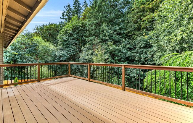Three bedroom plus bonus room, and 2.5 bathroom Kent oasis
