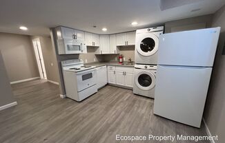 3 beds, 1 bath, $2,095, Unit 4524 B