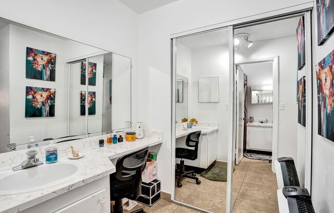 2 beds, 1 bath, 979 sqft, $1,850, Unit 135-3214