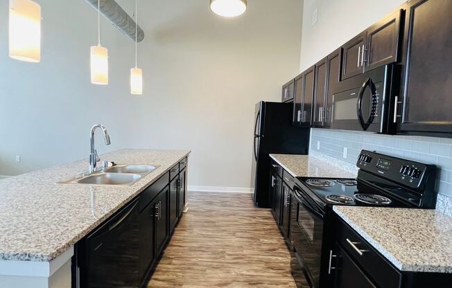 3 beds, 2 baths, 1,613 sqft, $3,000, Unit 314