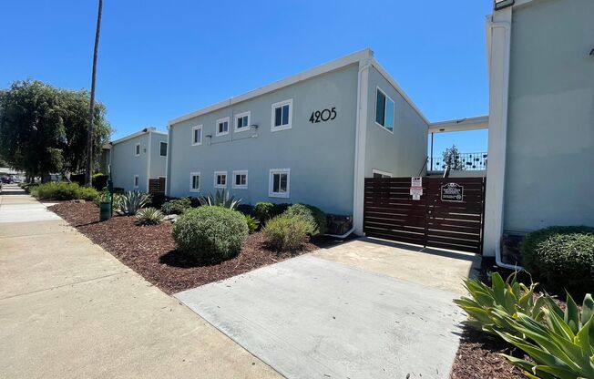 2 beds, 2 baths, 1,036 sqft, $2,300, Unit 4205 G