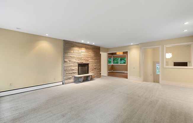 4-bedroom 2.5 bathroom