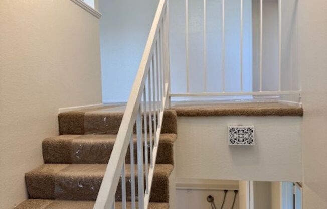 Newly Renovated 4 Bedroom 3 Bath Home with 2 Car Garage, Washer/Dryer hook-ups and Ocean/Harbor views