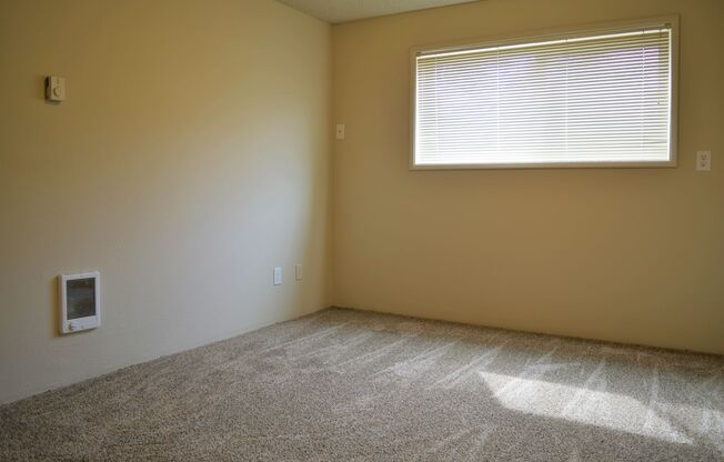 2 beds, 1 bath, 785 sqft, $1,295, Unit FQ 319
