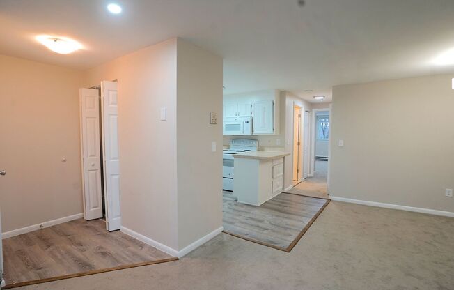 2 beds, 1 bath, 1,050 sqft, $2,500, Unit 72-2