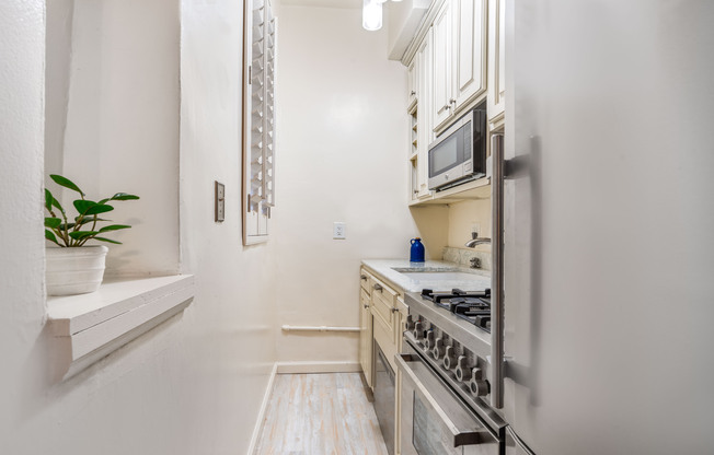 Studio, 1 bath, $3,600, Unit 55
