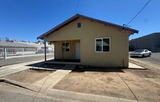 2 bed/1 ba cottage - downtown Yuba City