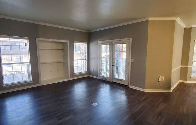 2 beds, 2 baths, 1,089 sqft, $1,925, Unit 210-u