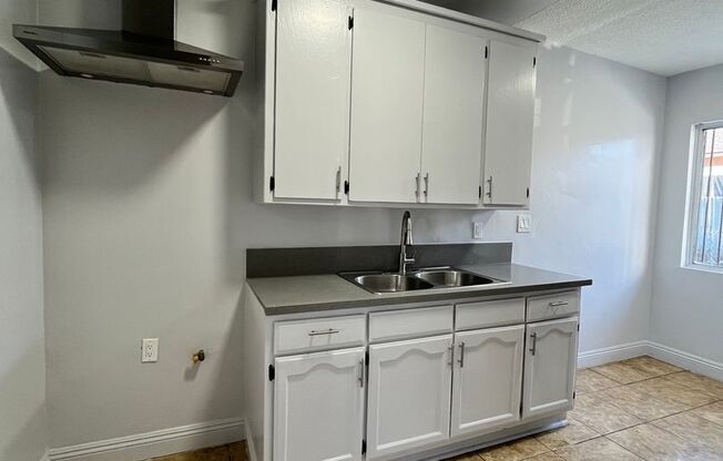 1 bed, 1 bath, $1,900, Unit 01