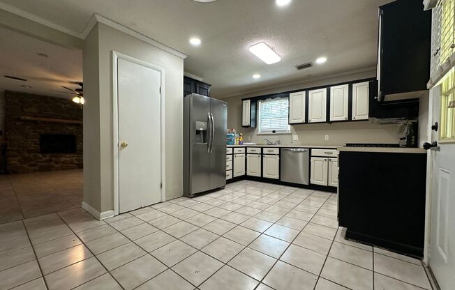 3 beds, 2 baths, $1,625