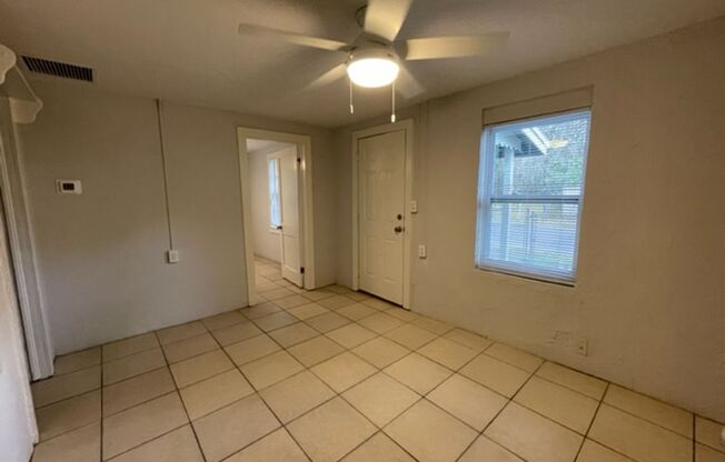 2 beds, 1 bath, $1,150