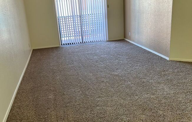 1 bed, 1 bath, 758 sqft, $955, Unit 33