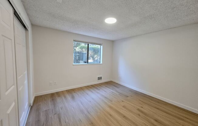 2 beds, 1 bath, 950 sqft, $2,195, Unit 113