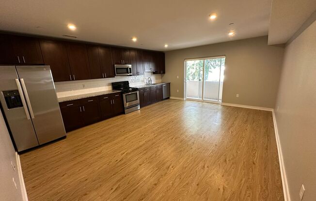 2 beds, 2 baths, 900 sqft, $2,050, Unit 3D