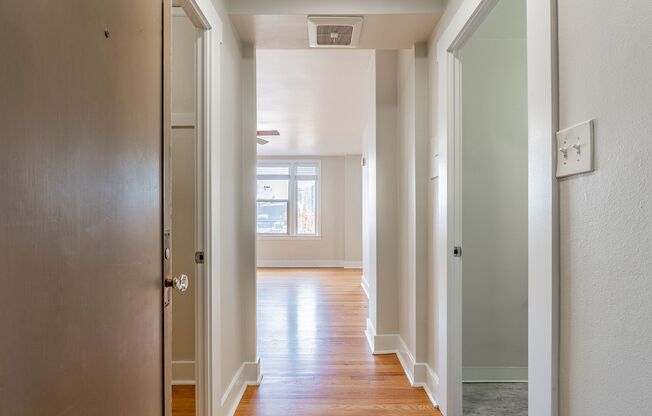 1 bed, 1 bath, 515 sqft, $1,995, Unit 212