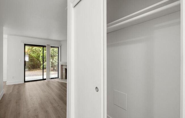1 bed, 1 bath, 730 sqft, $1,325, Unit 02-12