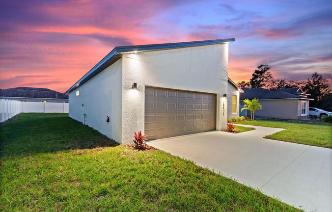 BRAND NEW HOME! Modern, energy efficient home with ALL of the upgrades!