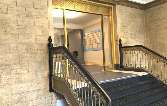 2 beds, 1 bath, 850 sqft, $3,700, Unit 605