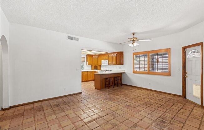 Private Pool and Spa in a 3 Bedroom with New Floors, New Paint