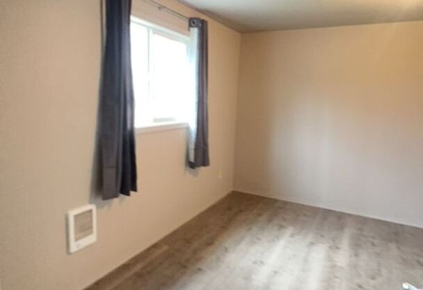 7001-2t - 519, 525, 523 A&amp;B SE I Street