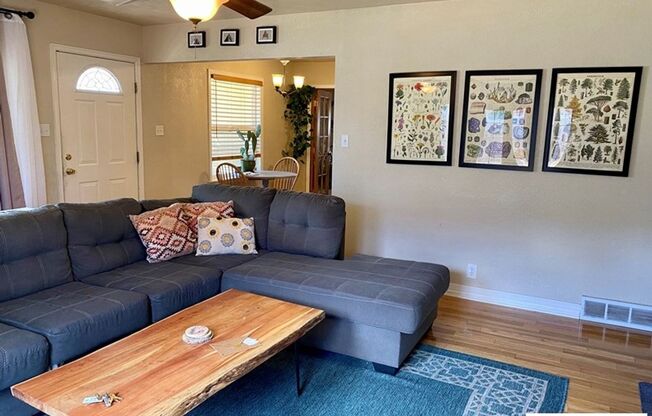 Beautiful Home in Campus West!