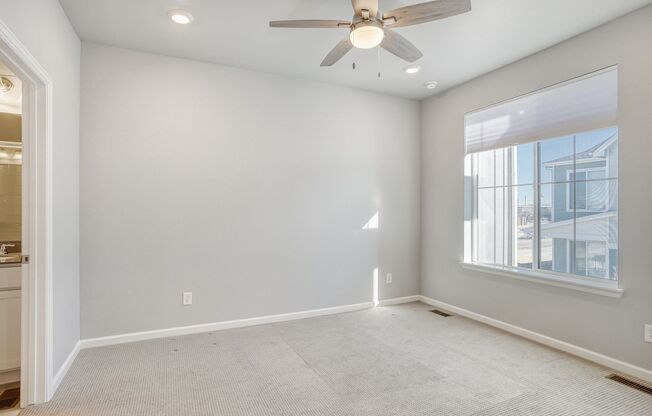 Evolve Real Estate: Spacious 3 Bed 2.5 bath Townhouse with Attached 2 Car Garage AVAILABLE NOW!