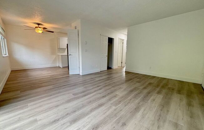 2 beds, 1 bath, 700 sqft, $1,335, Unit 12