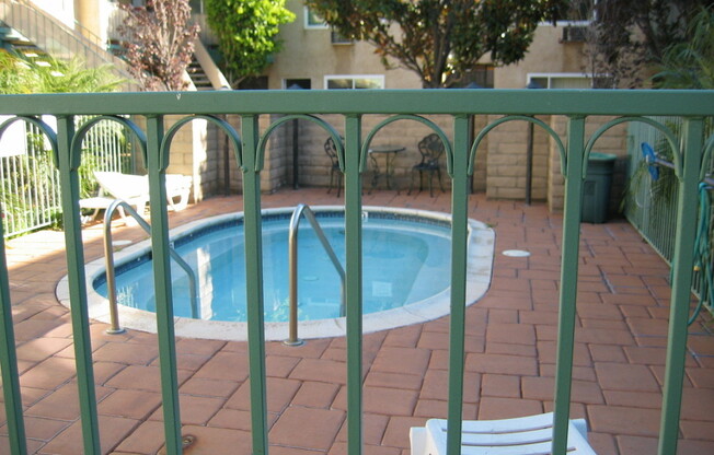 2 beds, 1 bath, 832 sqft, $1,975, Unit 105