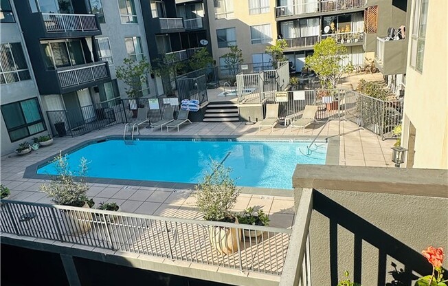 1 bed, 1 bath, 802 sqft, $3,000, Unit 402