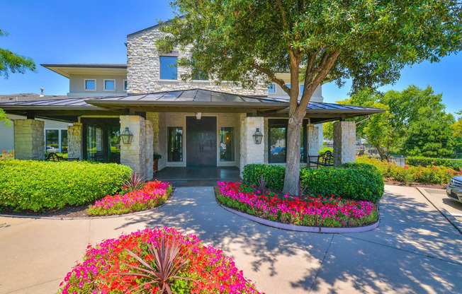 Walkup to the leasing office of Cypress Lake at Stonebriar in Frisco, TX!