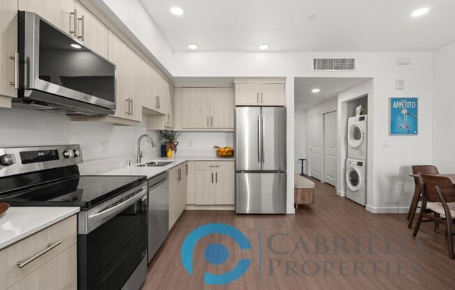 Studio, 1 bath, 574 sqft, $2,295, Unit 404