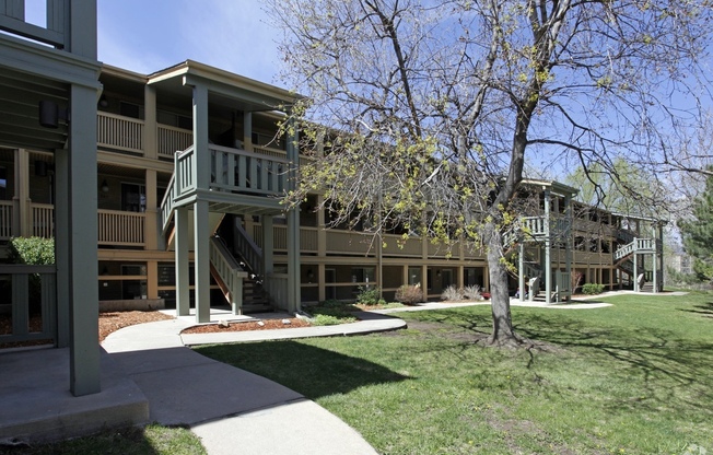 2 beds, 1 bath, 775 sqft, $1,957, Unit 210