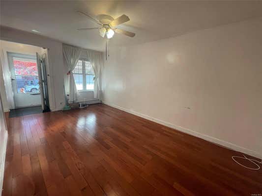 3 beds, 1 bath, 1,000 sqft, $2,800