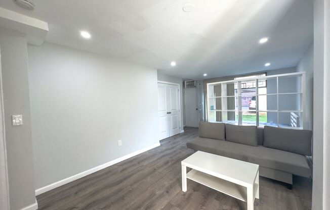 Studio, 1 bath, 425 sqft, $1,795