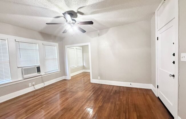 1 bed, 1 bath, $1,075, Unit B2607