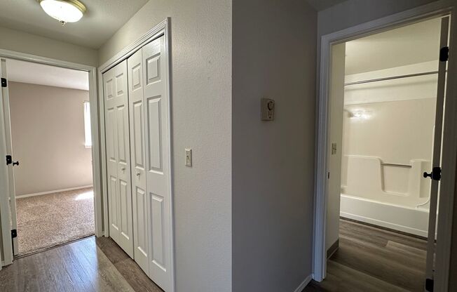 2 beds, 1 bath, 840 sqft, $1,295, Unit 01