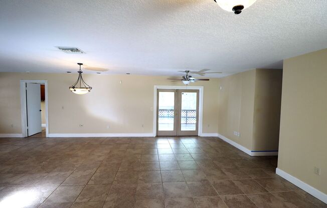 Pool Home in Winter Park. 3/2 plus bonus room .