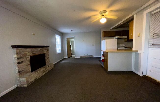 2 beds, 1 bath, 750 sqft, $825, Unit 1515 Apt. B