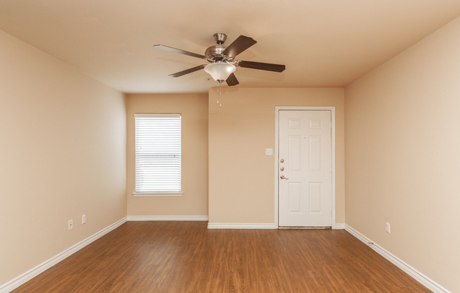 1 bed, 1 bath, 650 sqft, $1,039, Unit 0135