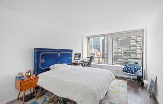 1 bed, 1 bath, 900 sqft, $5,400, Unit 17L