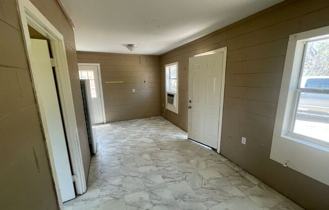 1 bed, 1 bath, 500 sqft, $650, Unit Admiral3
