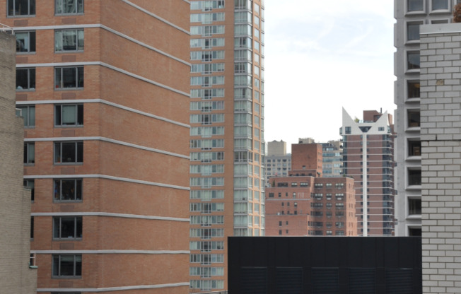 220 E 57 ST