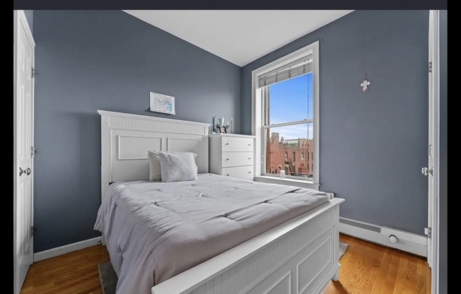 1 bed, 1 bath, 335 sqft, $2,800, Unit 63