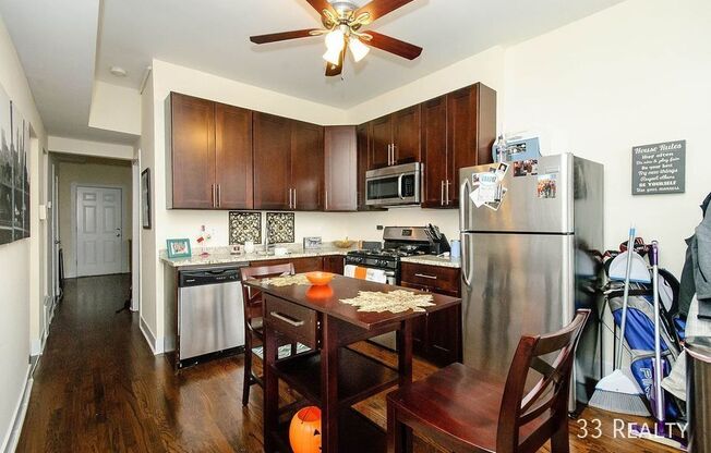 2110 W Division