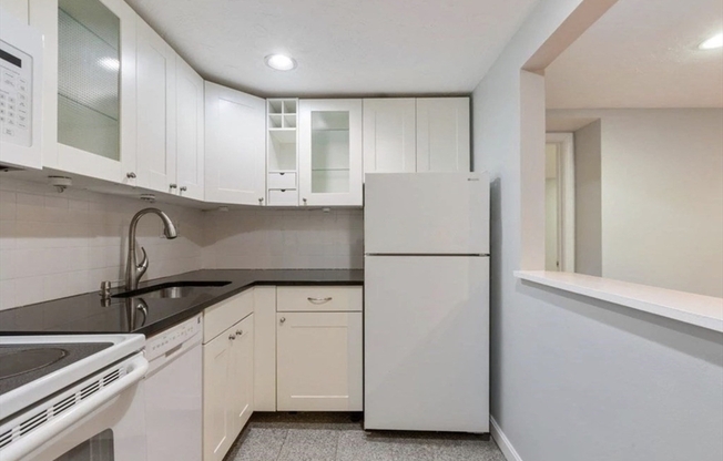 30 Peterborough St Apt B